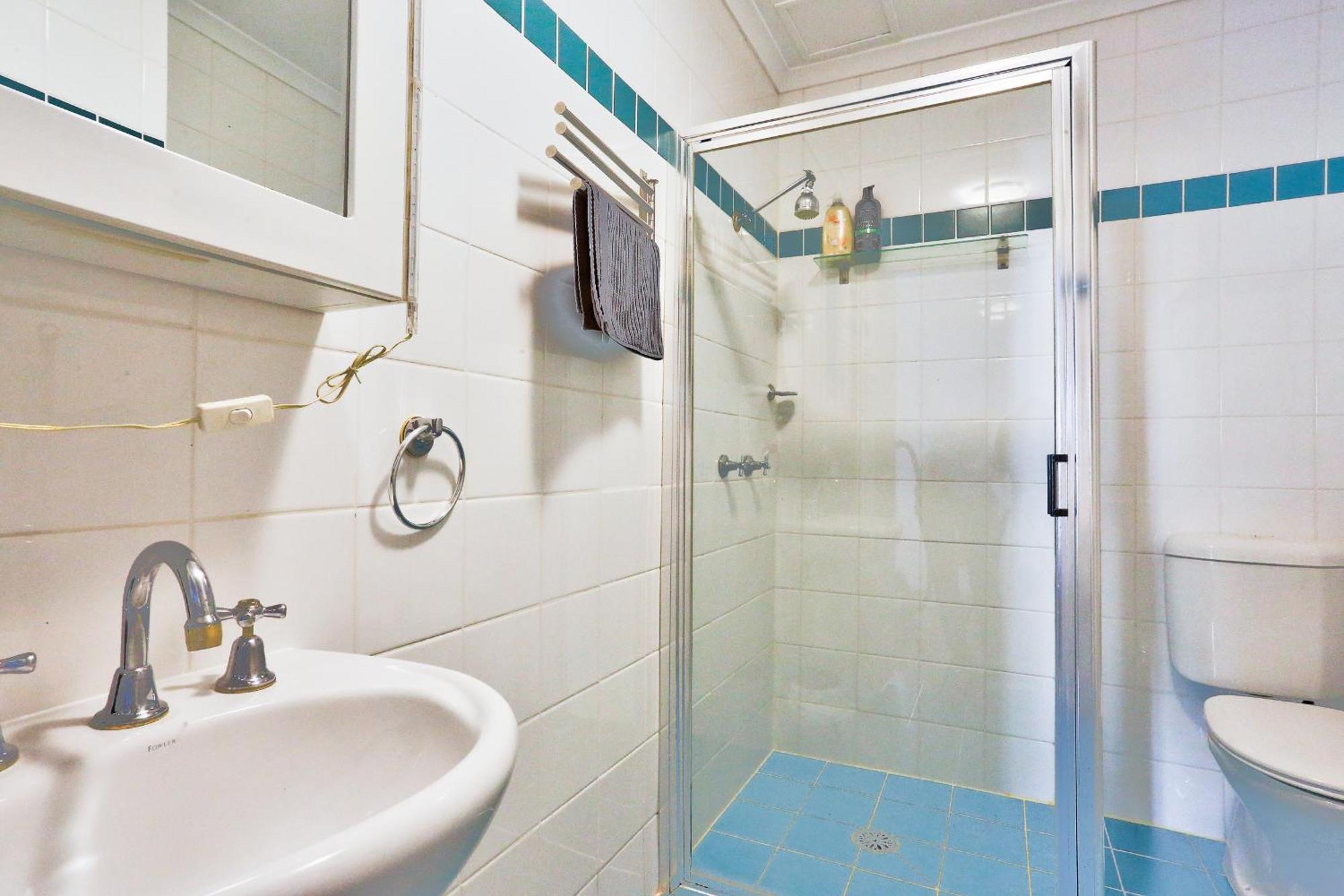 Stylish 1 Bedroom With Balcony Surry Hills Apartment