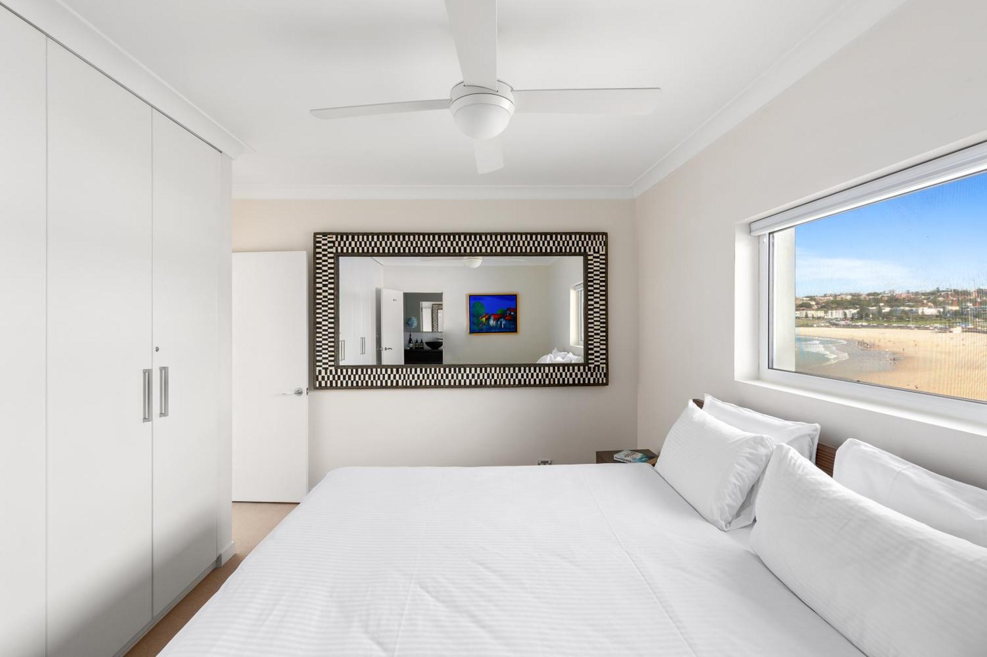 Beachfront Luxury 3 Beds With Ocean View Balcony Apartment
