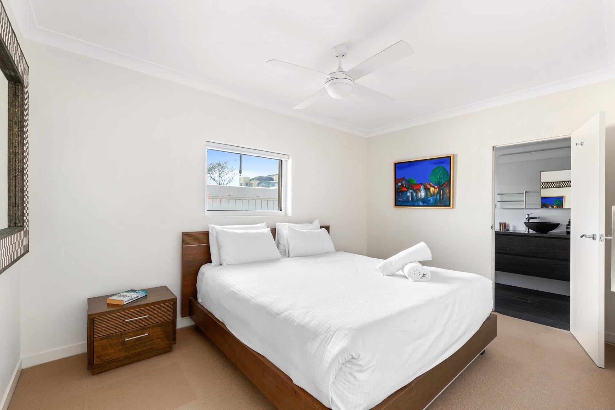 Apartment Beachfront Luxury 3 Beds With Ocean View Balcony *
