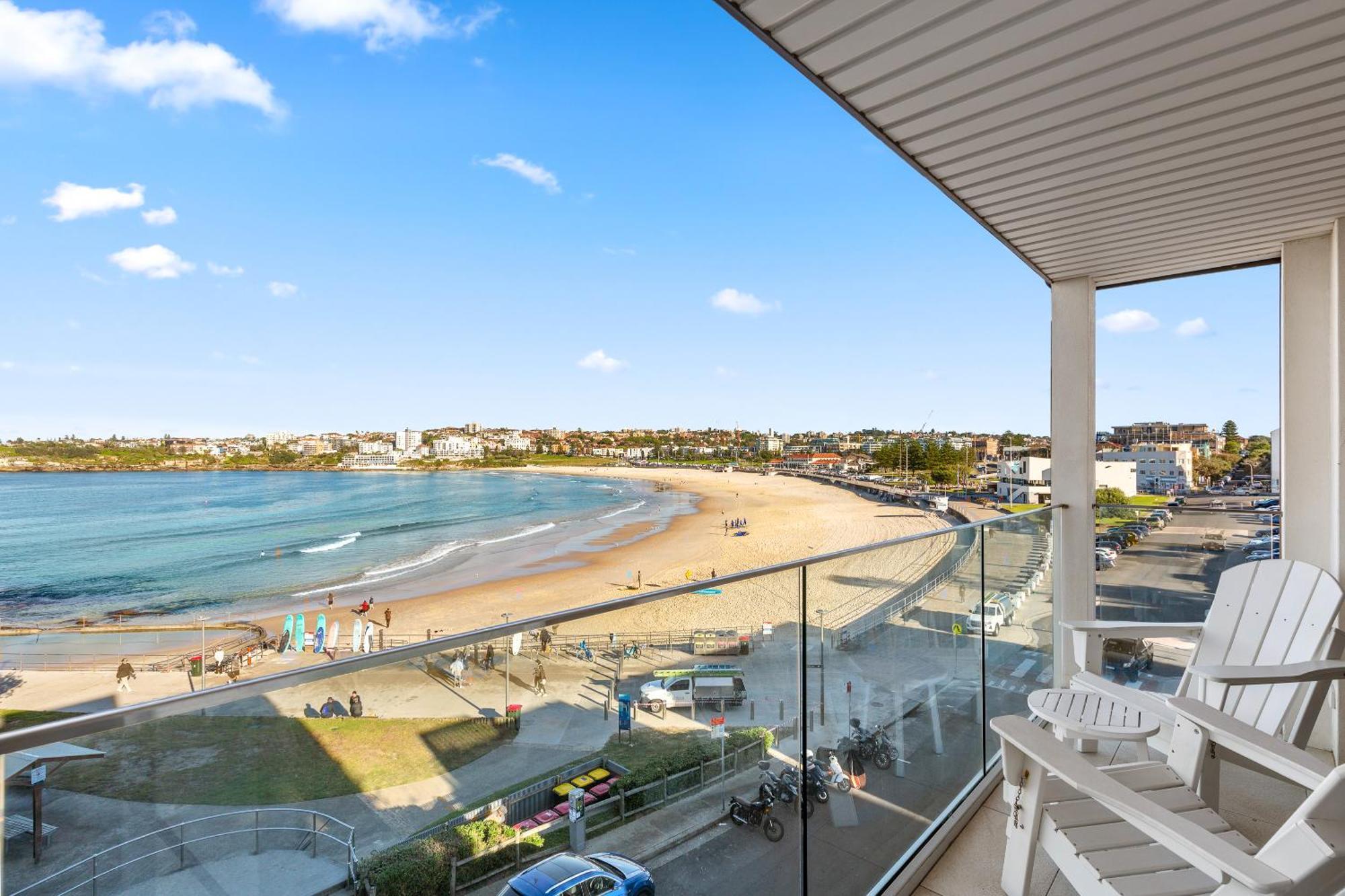 Beachfront Luxury 3 Beds With Ocean View Balcony Apartment *