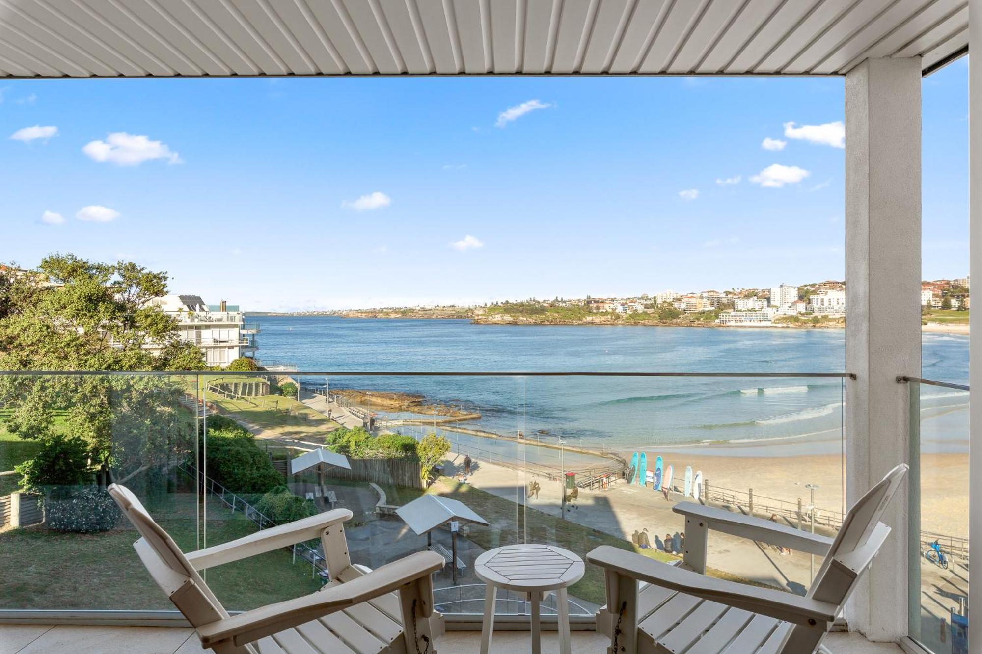 Apartment Beachfront Luxury 3 Beds With Ocean View Balcony *