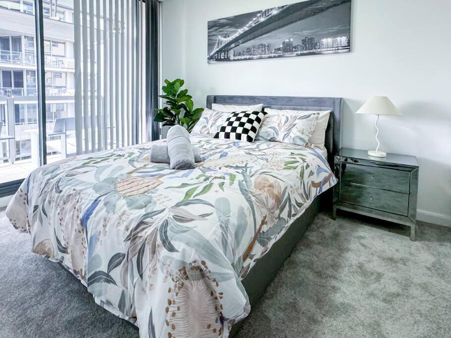 Chic Modern Oasis - Steps From Darling Harbour