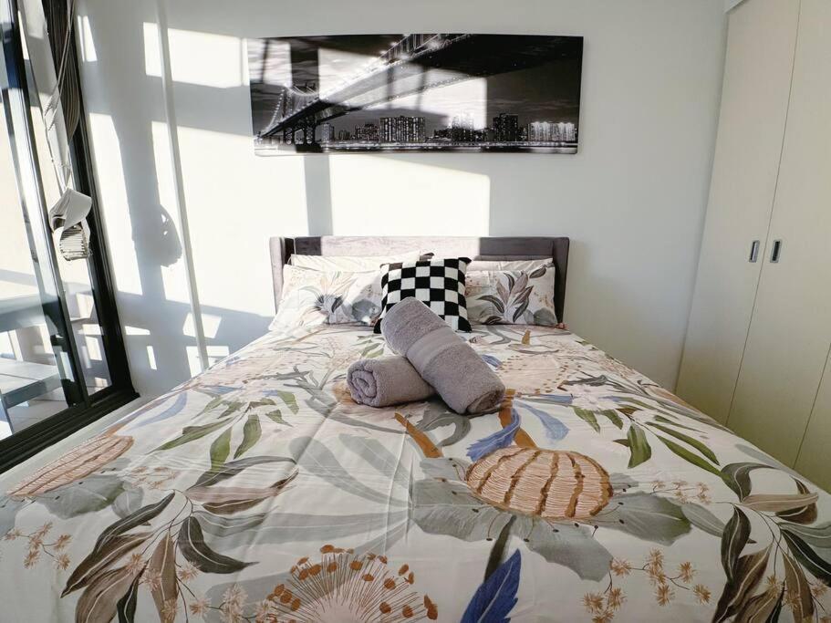 Chic Modern Oasis - Steps From Darling Harbour Apartment Sydney