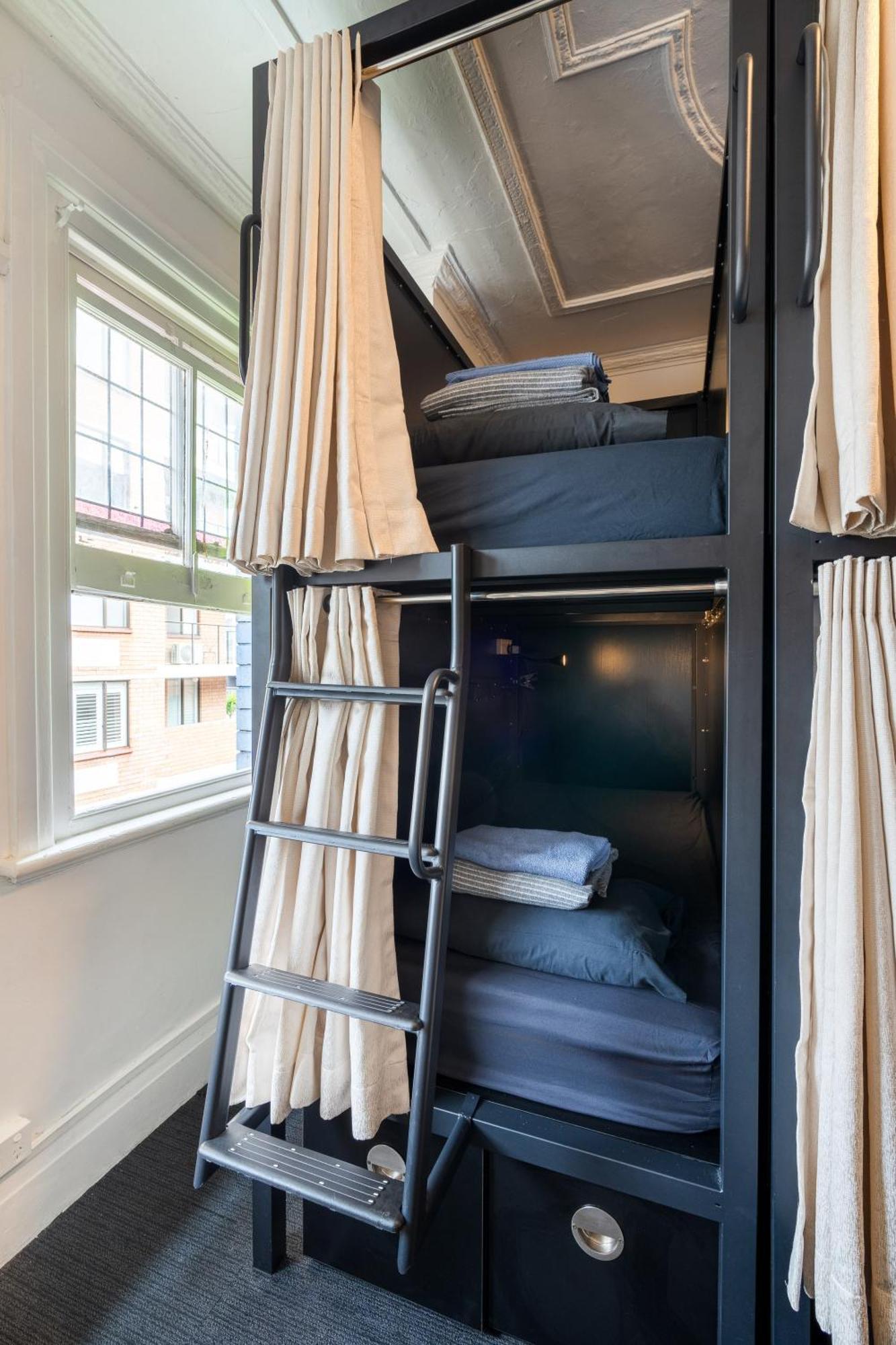 Hostel Tequila Sunrise Potts Point Sydney