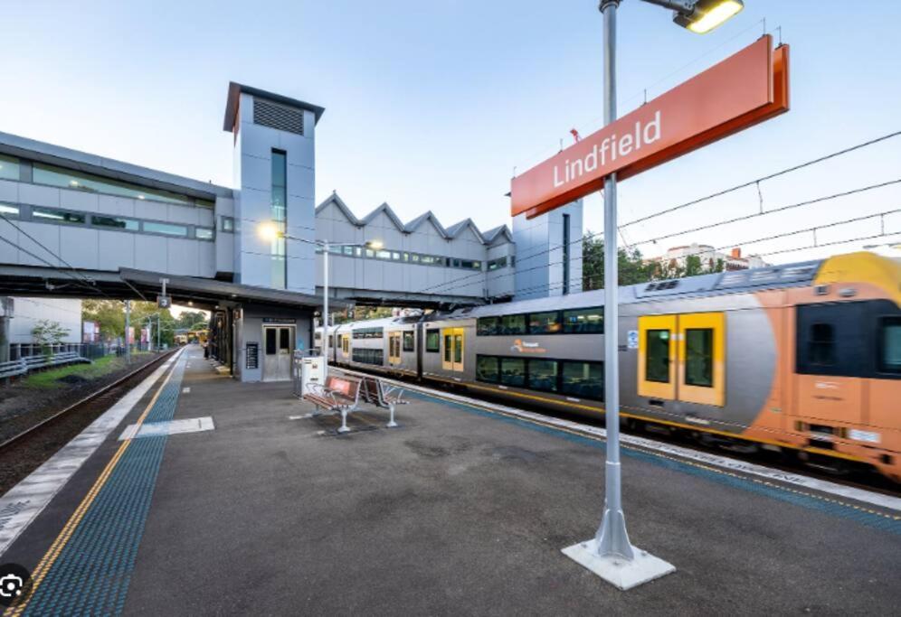 Lindfield Steps To Train And Shopping * Sydney