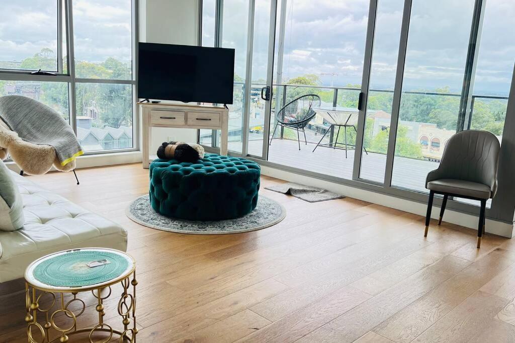 Lindfield Steps To Train And Shopping Apartment