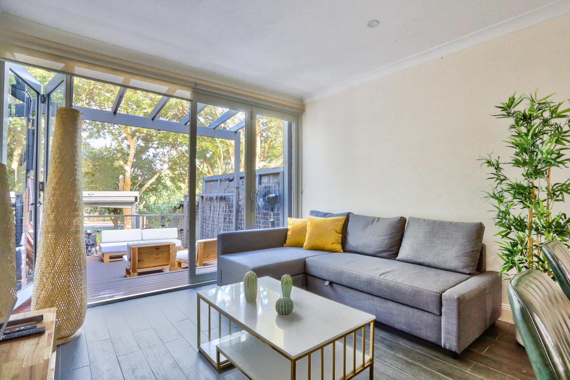 Ideal 3 Bedroom House Centre Glebe 2 E-bikes Included Holiday home Sydney