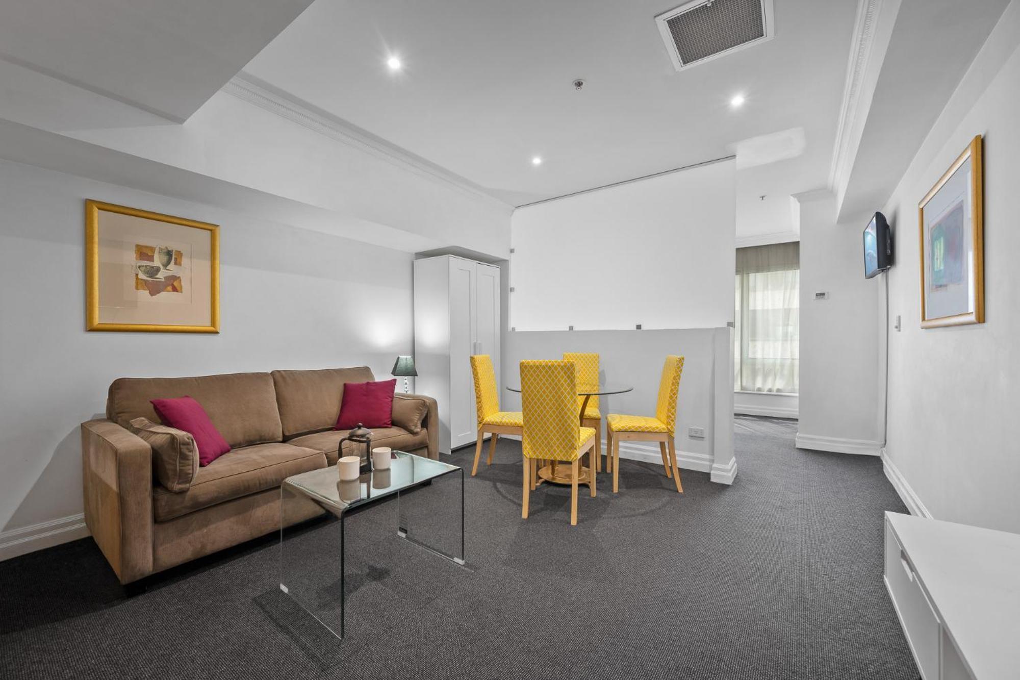 Circular Quay Style Perfect Locations Sleeps 4 *