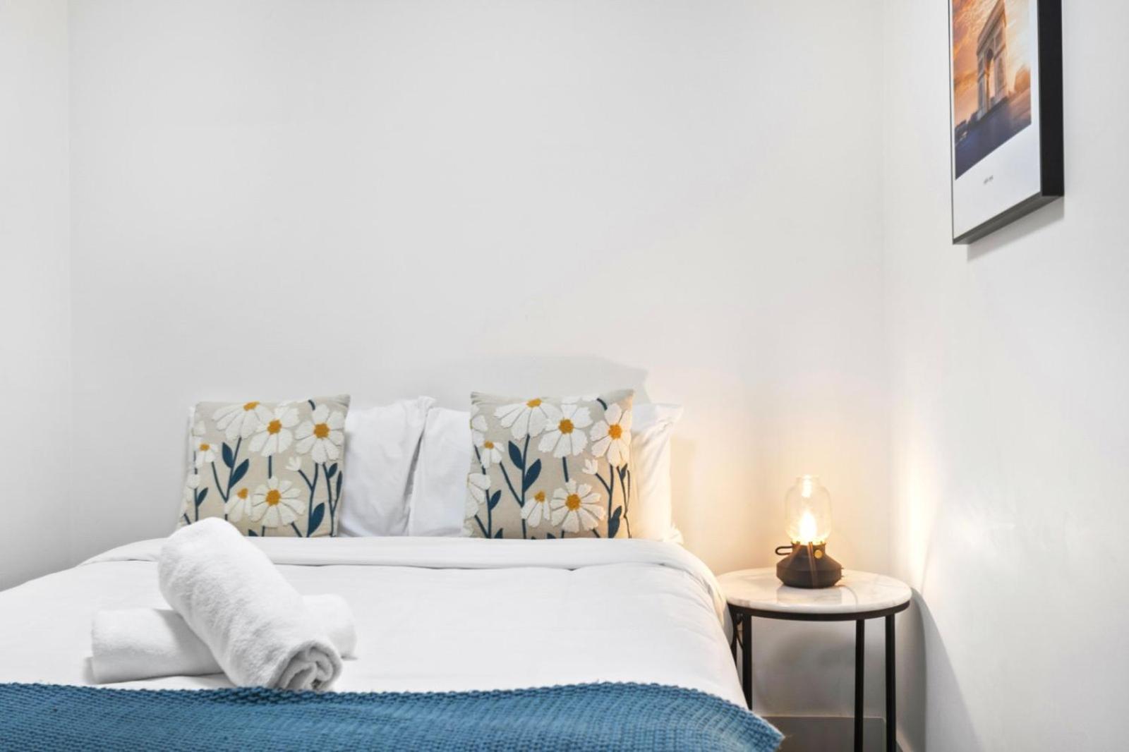 Waterview Apt At Wentworth Point *