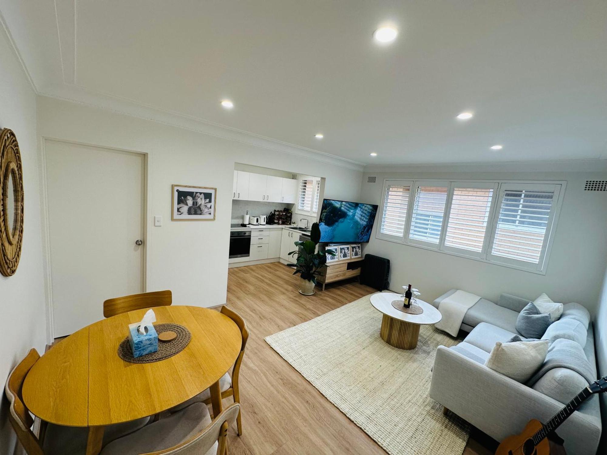 Coogee Sunrise 2 Bed With Parking, Work Desks & Balcony Sydney
