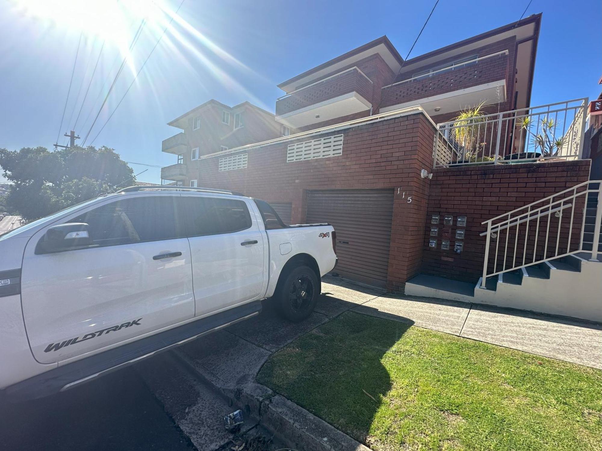 Coogee Sunrise Shared With Parking, Balcony & Work Desk * Sydney