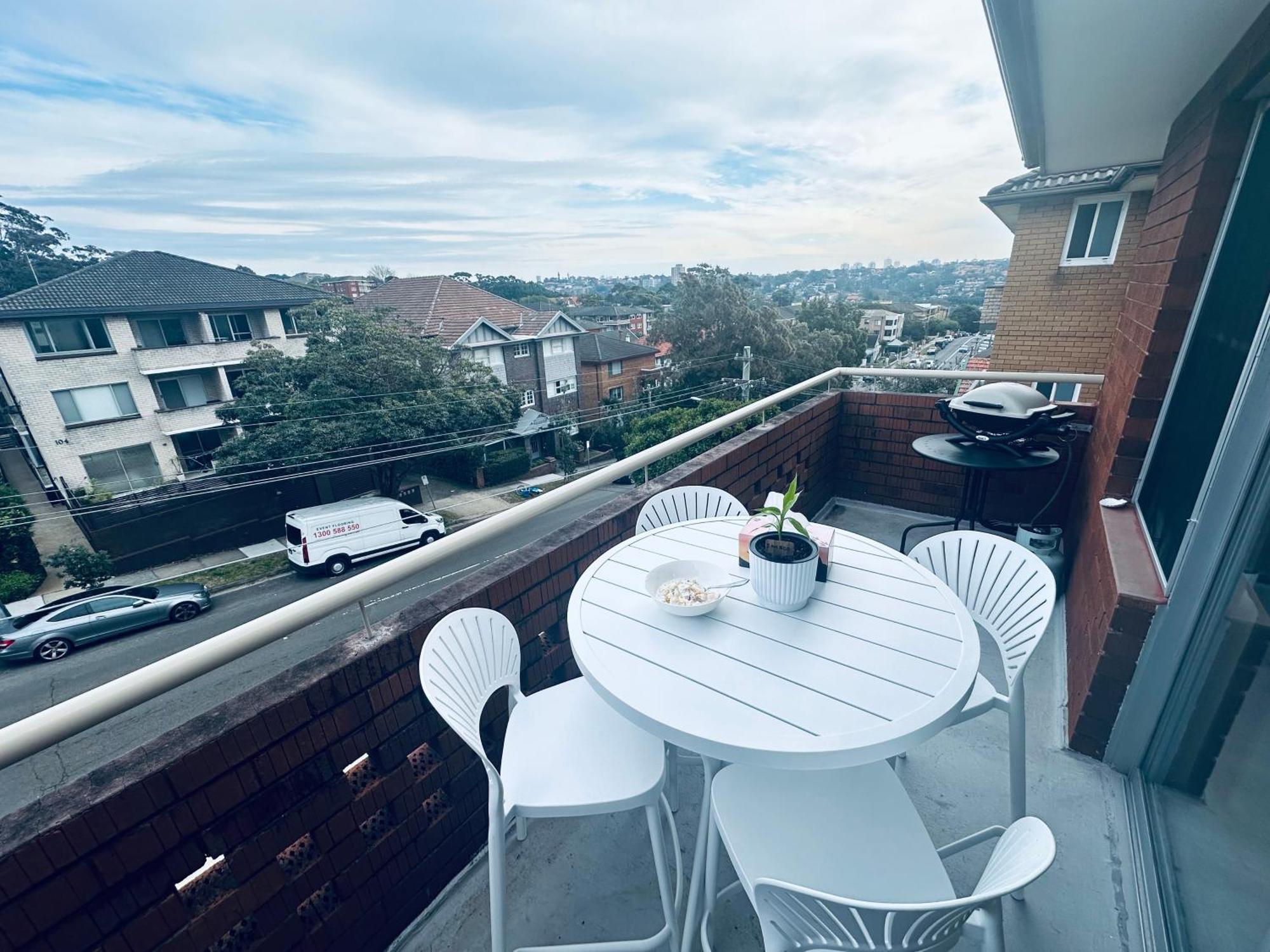 Coogee Sunrise Shared With Parking, Balcony & Work Desk Homestay *