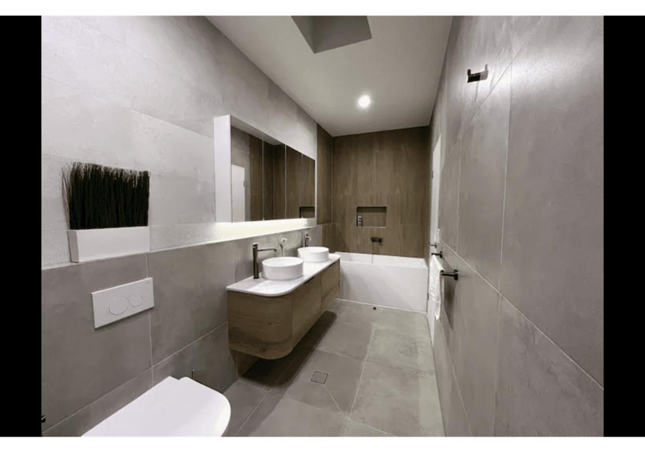 Macquarie Guest house *