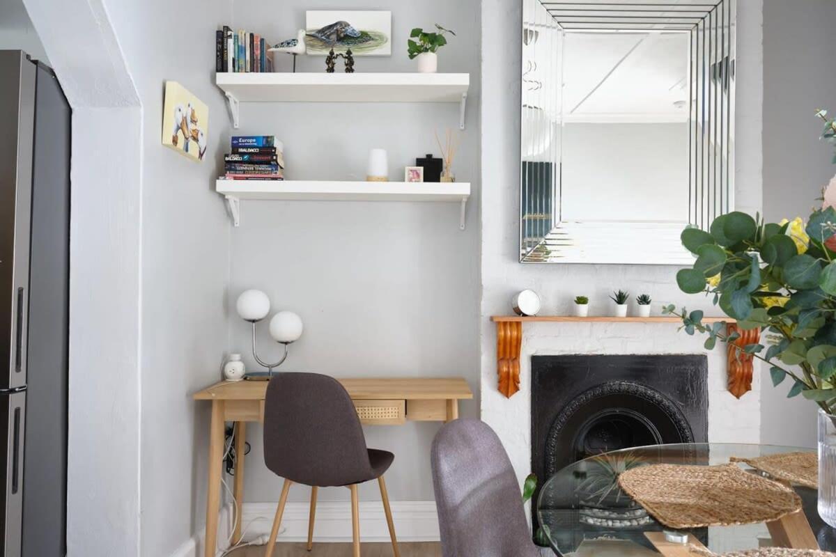 Redfern Classic Terrace - Parking And Balcony Holiday home *