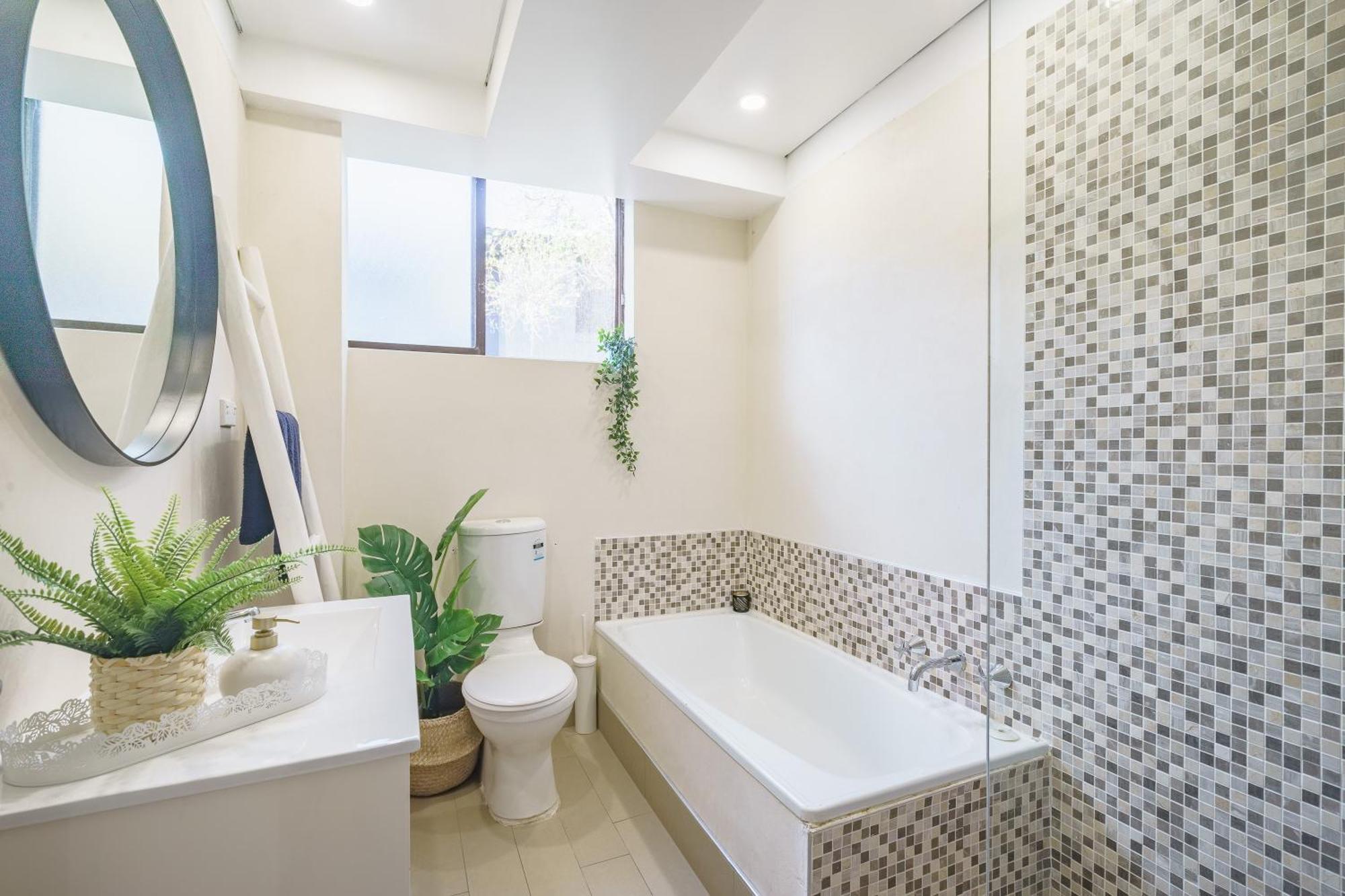 Holidayrento Bondi Air Con, Parking And Pool Apartment