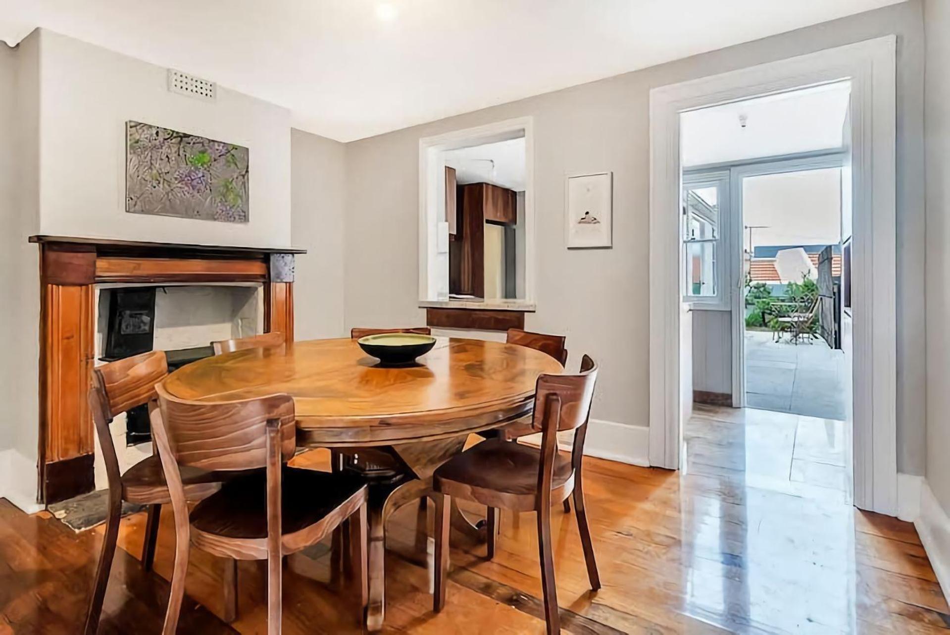 Modern Heritage Stunning Bridge Views Apartment Sydney