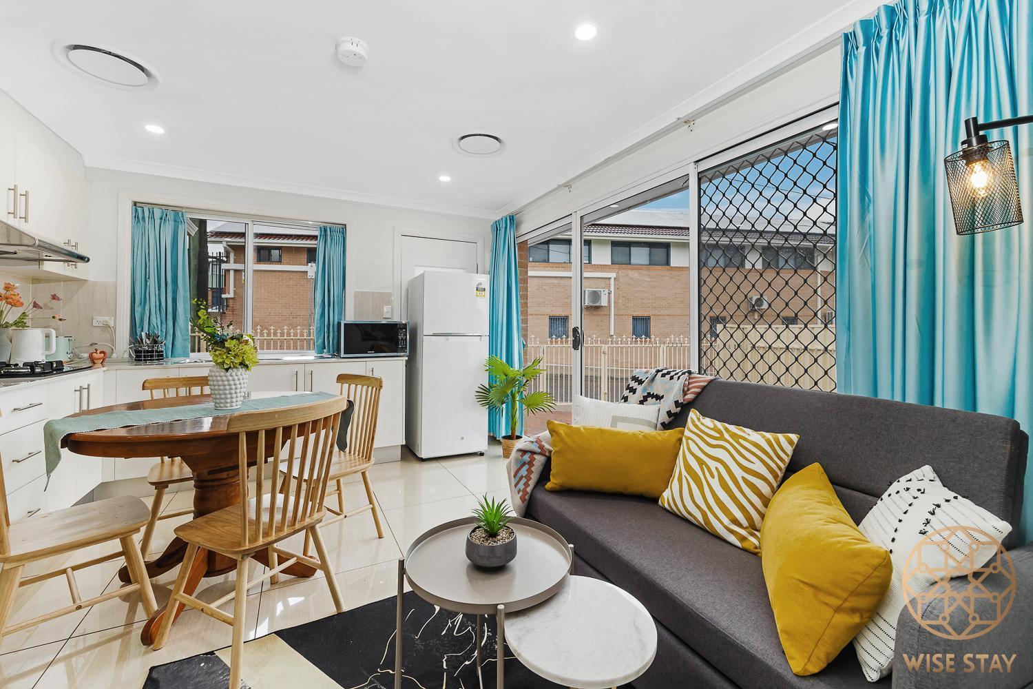 Apartment Hurstville 2br Granny Flat Near Shopping & Train *