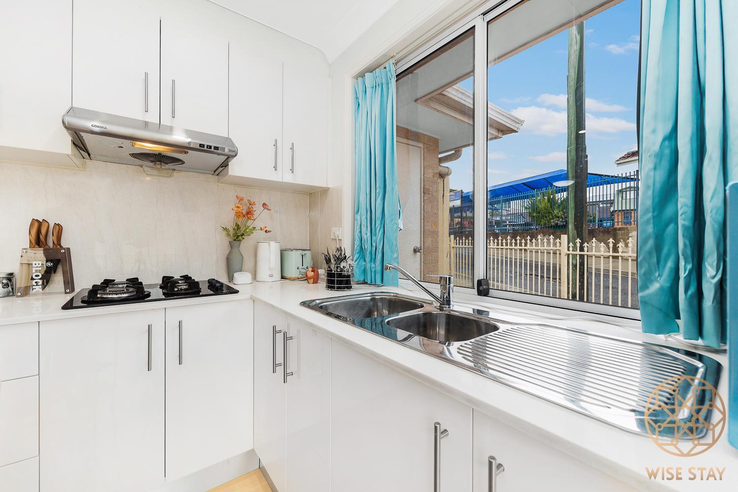 Hurstville 2br Granny Flat Near Shopping & Train Apartment *