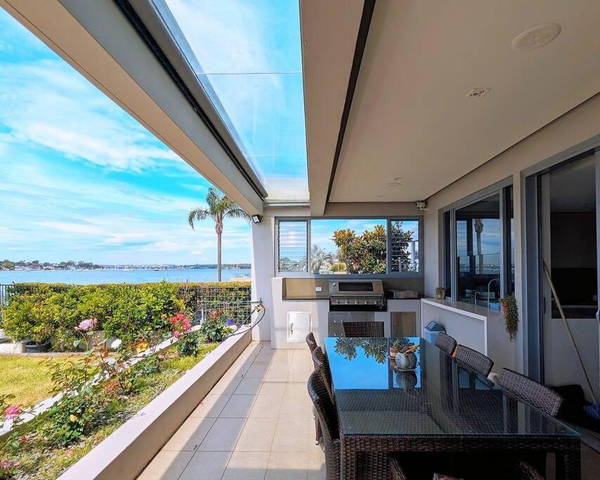 Waterfront Oasis ,panoramic Views, Infinity Pool Sydney