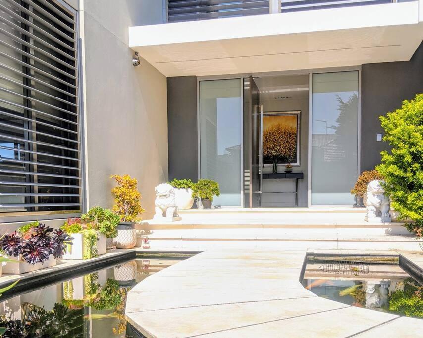 Waterfront Oasis ,panoramic Views, Infinity Pool Sydney
