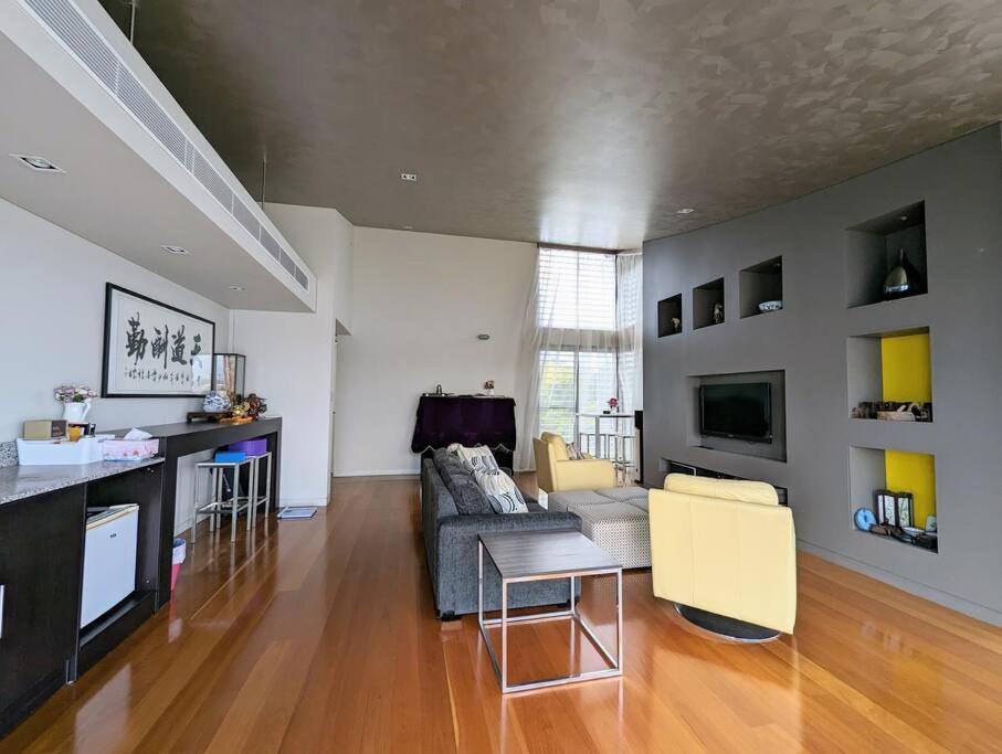 Waterfront Oasis ,panoramic Views, Infinity Pool *