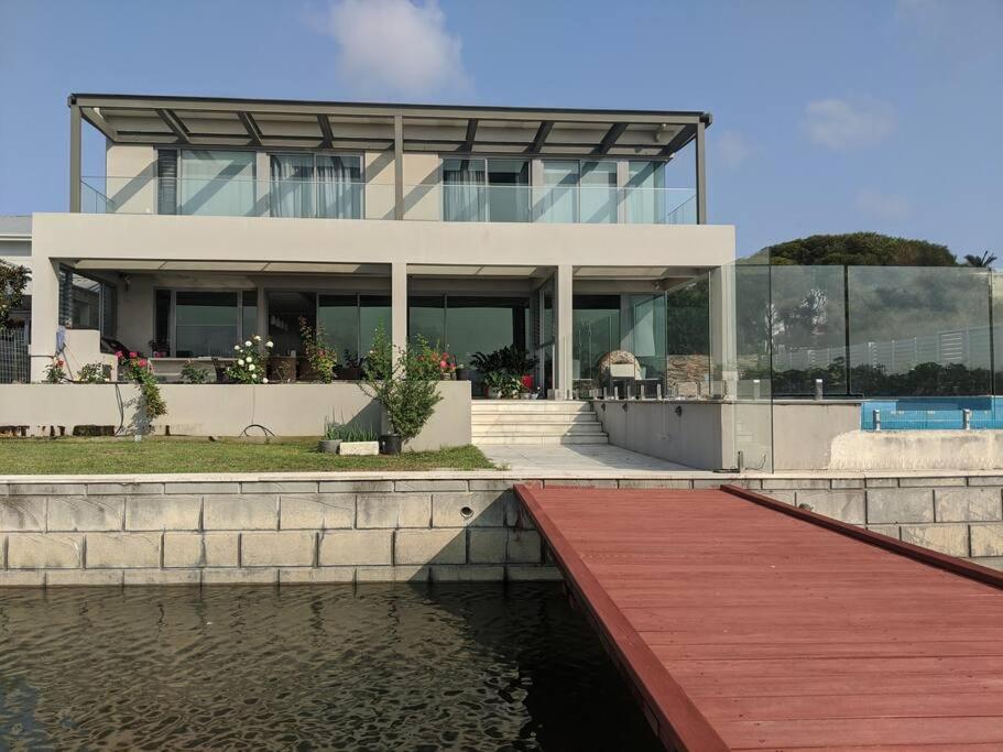 Waterfront Oasis ,panoramic Views, Infinity Pool