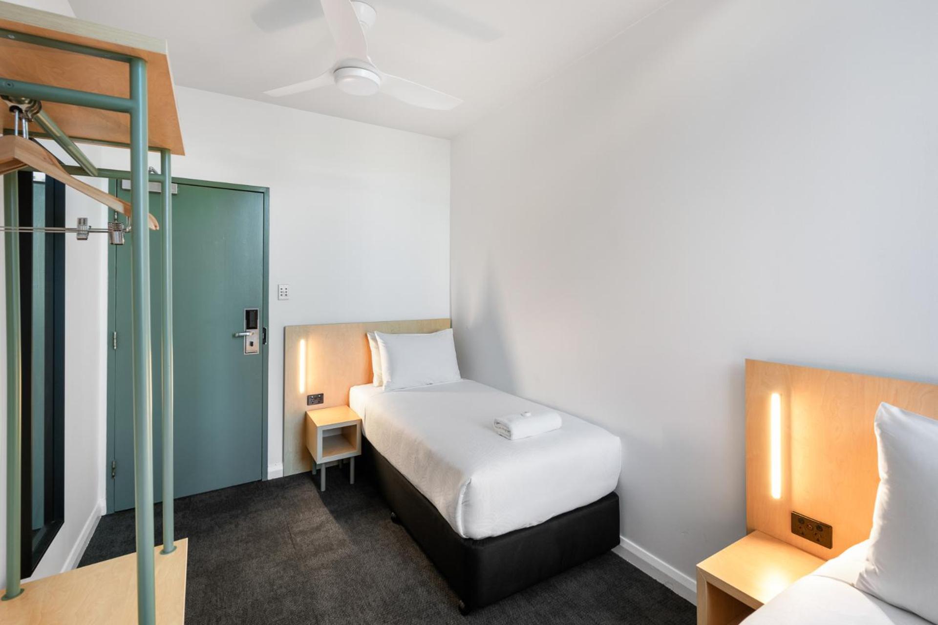 Yha Hostel *