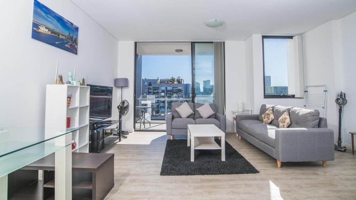 Ultimate Rosebery Convenience - Parking Available Sydney