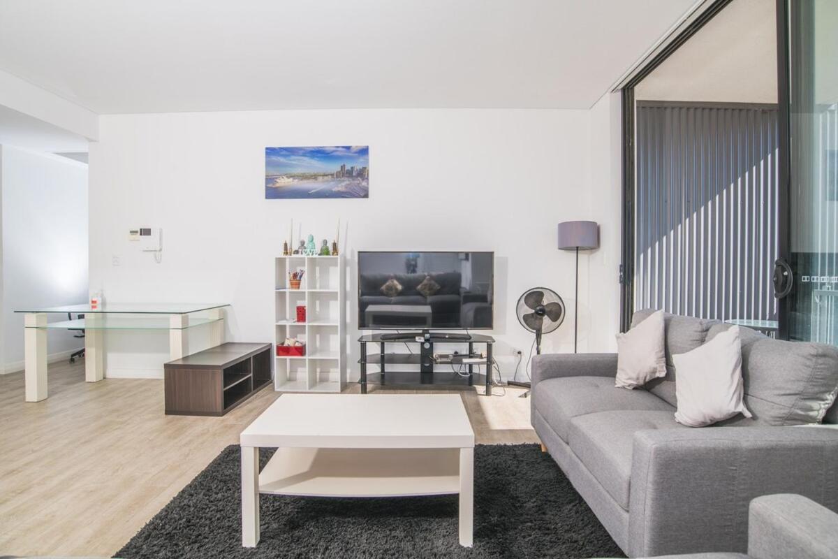 Ultimate Rosebery Convenience - Parking Available * Sydney