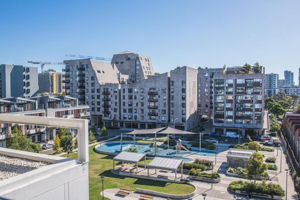 Ultimate Rosebery Convenience - Parking Available