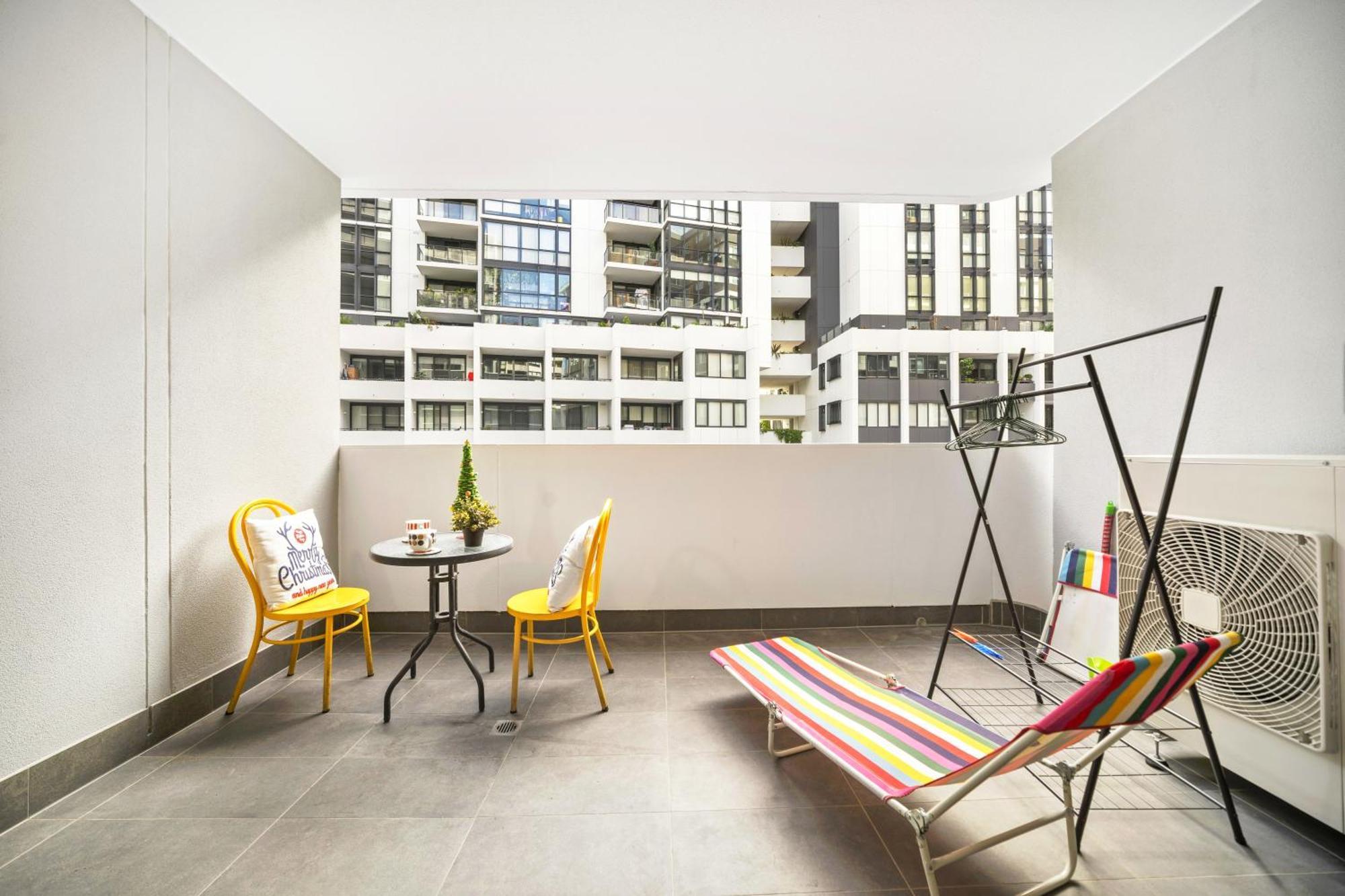 Modern Toy Style At Heart Kogarah Apartment *