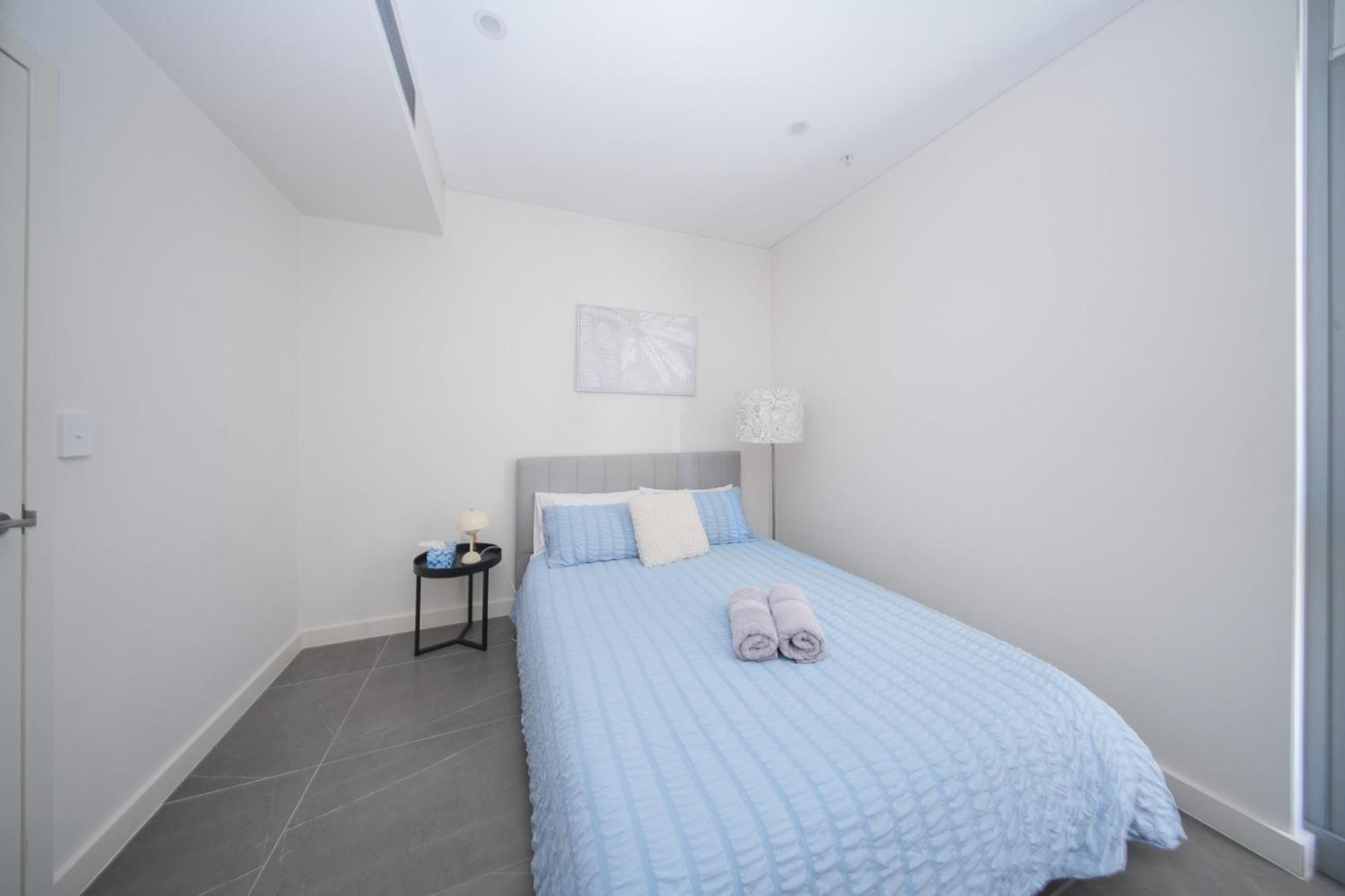 Apartment Modern Minimalist Haven *
