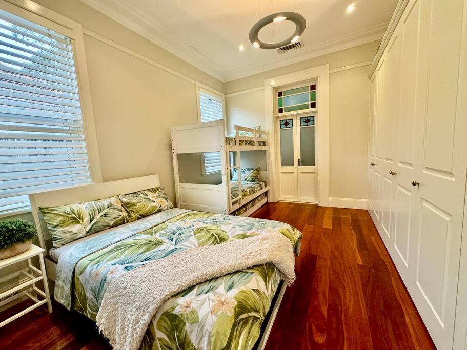 House 3 Bedrooms 2 Baths 2 Parkings In Mosman Holiday home