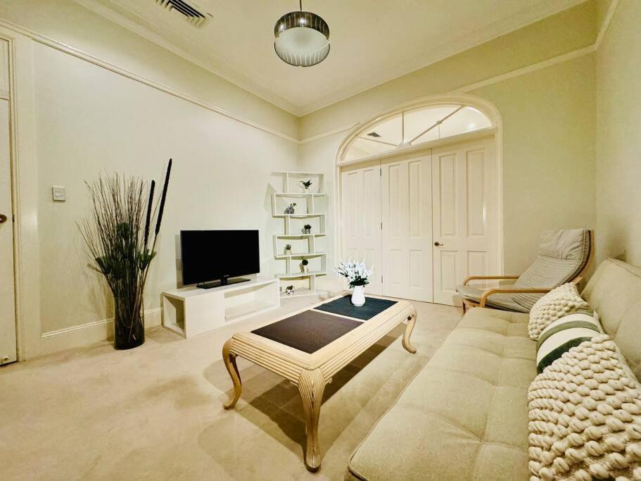 Holiday home House 3 Bedrooms 2 Baths 2 Parkings In Mosman