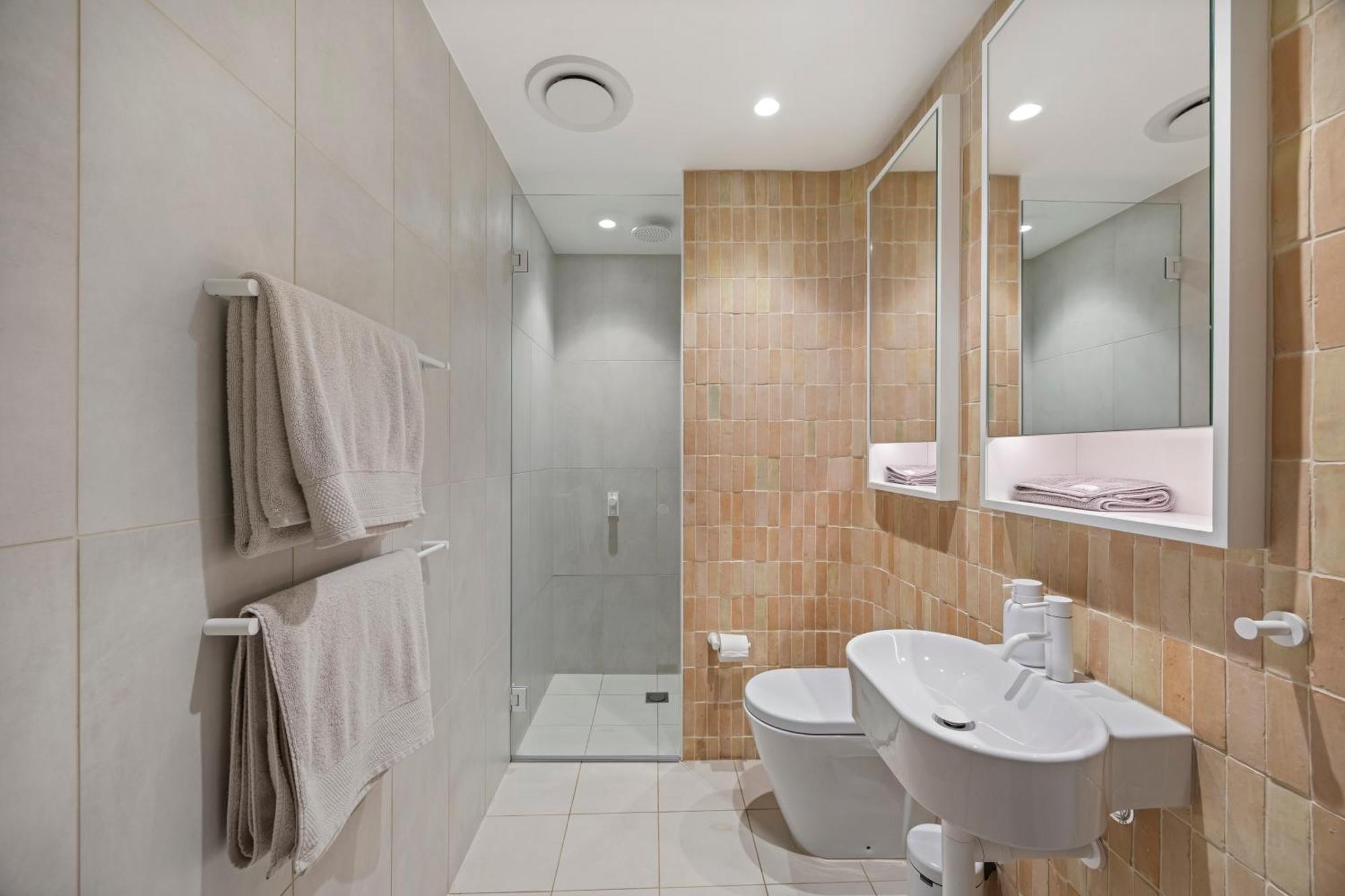 Modern Ocean View 1 Bdr Parking Balcony Ac Apartment Sydney