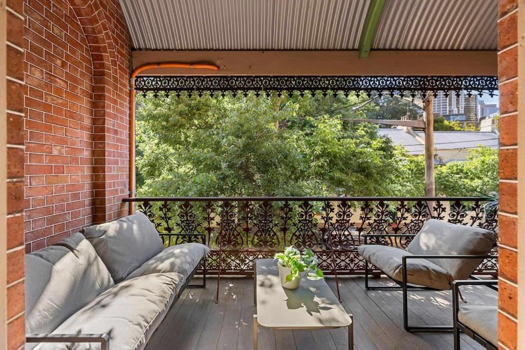 Elegant 6-bed With Harbour Views * Sydney