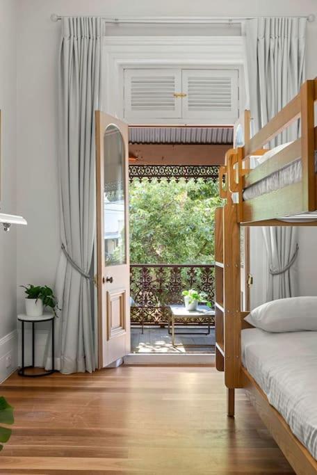 Apartment Elegant 6-bed With Harbour Views Sydney
