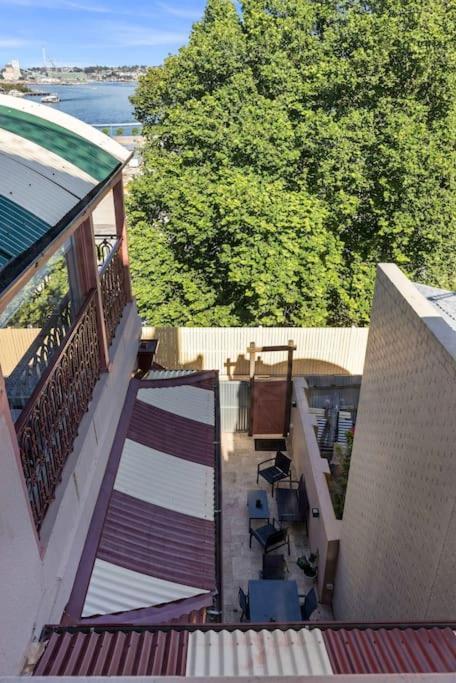 Elegant 6-bed With Harbour Views Apartment *