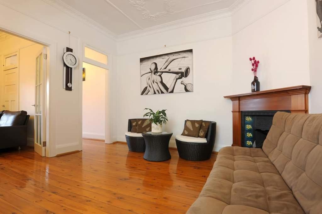 Holiday home Newtown Vibes With Pool & Parking *