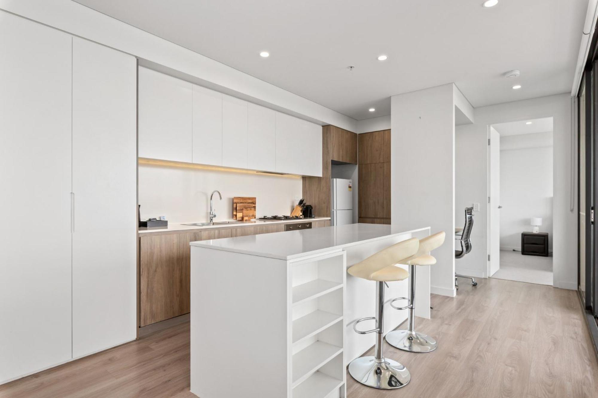 Luxe 2-bed: Modern Interiors Balcony & Bbq Area * Sydney