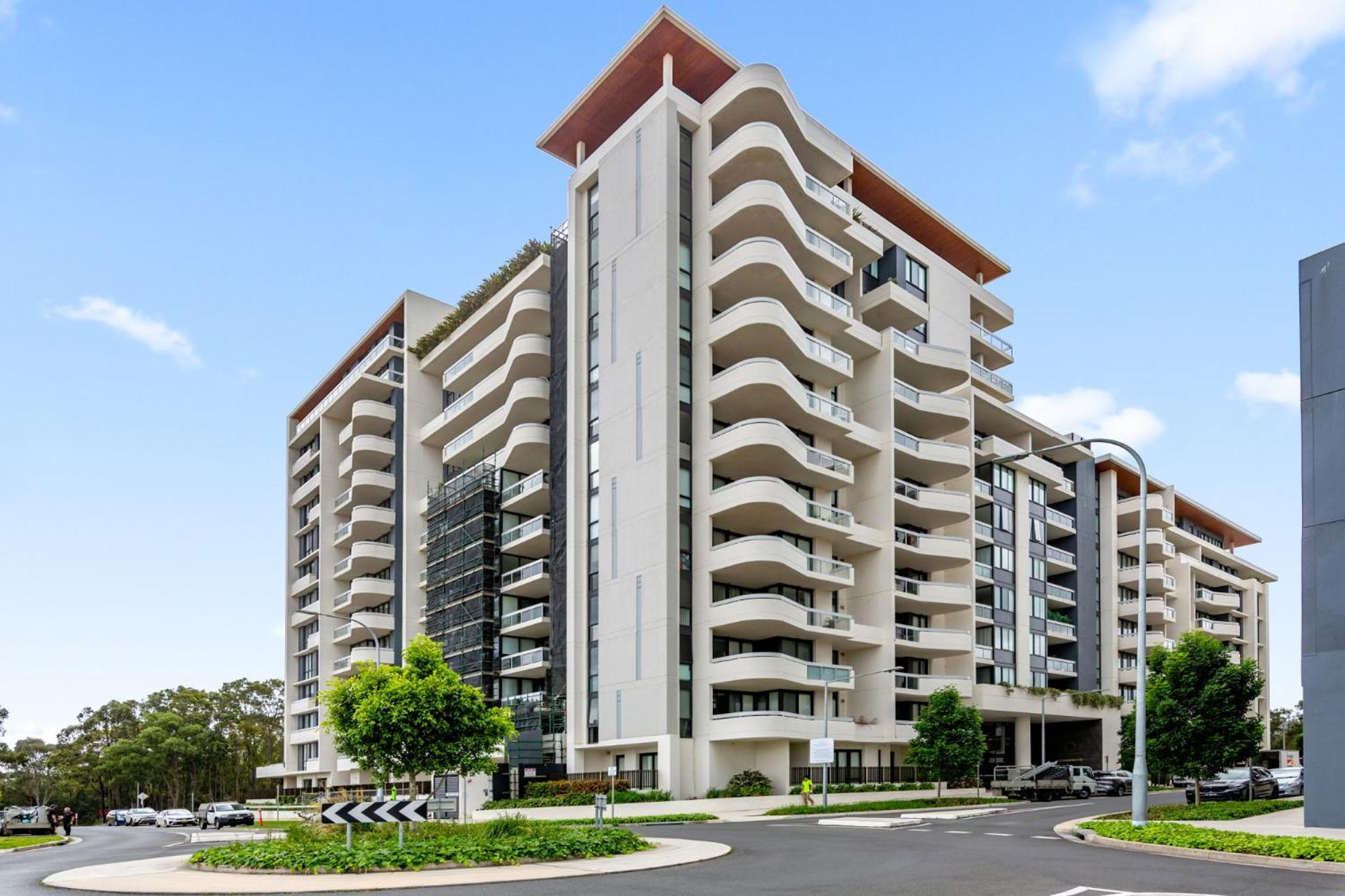 Luxe 2-bed: Modern Interiors Balcony & Bbq Area Apartment Sydney