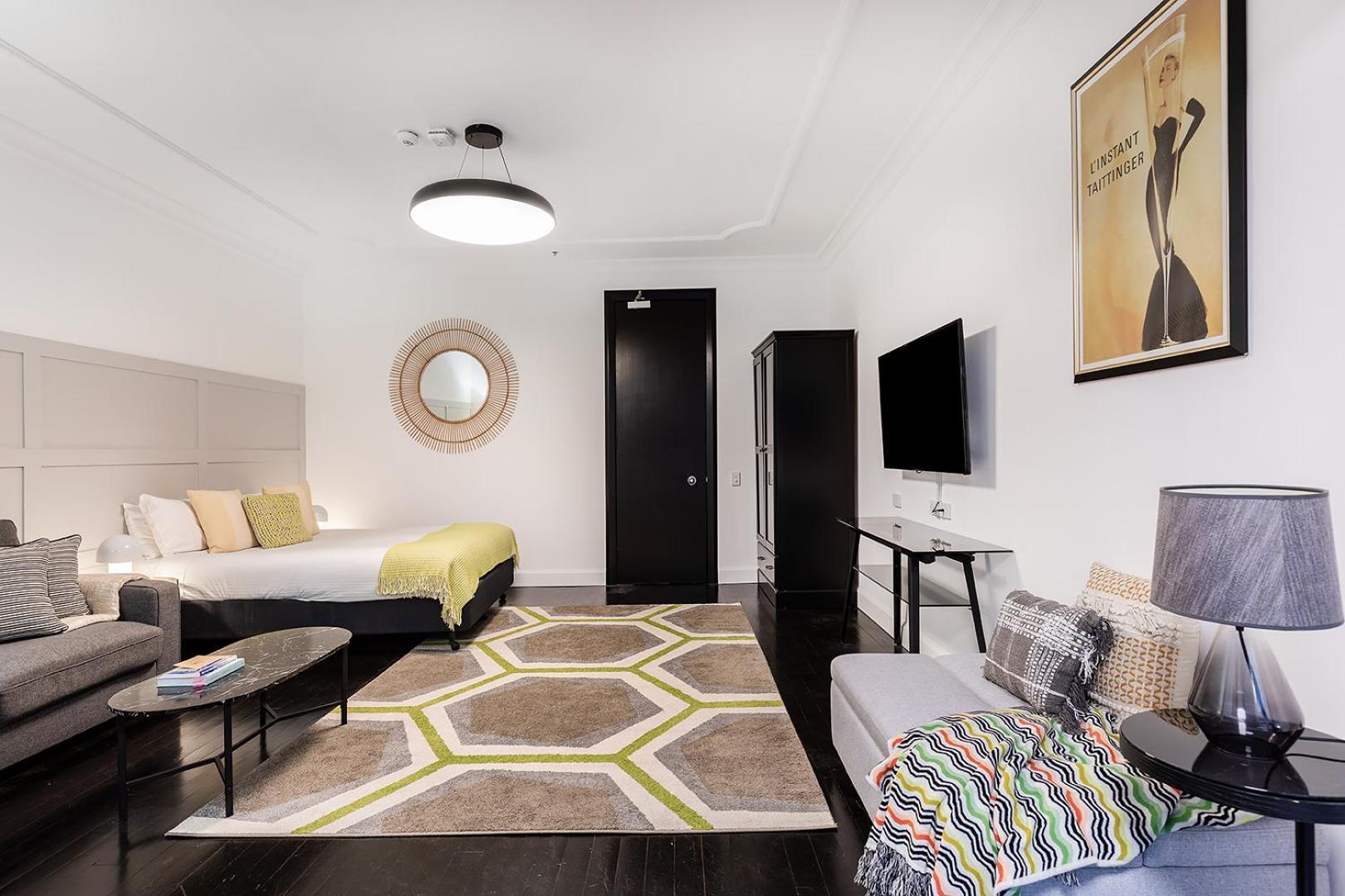 Regents Court 4*