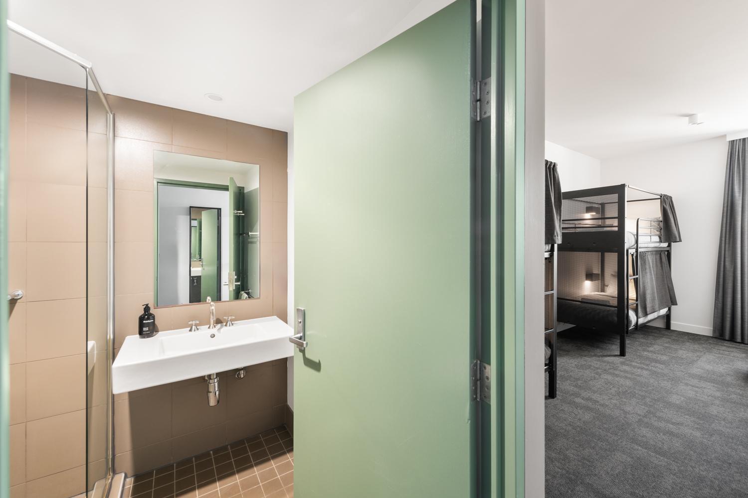 Yha Harbour Hostel Sydney