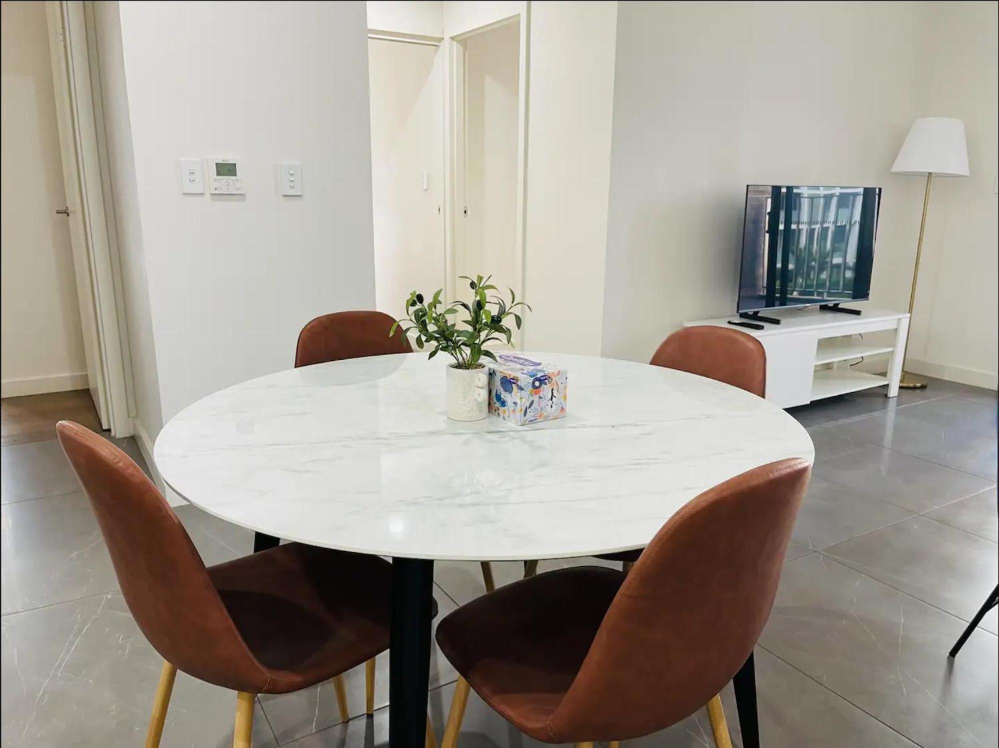 Apartment Olympic Park Oasis - New 3b2b - Pool, Parking *