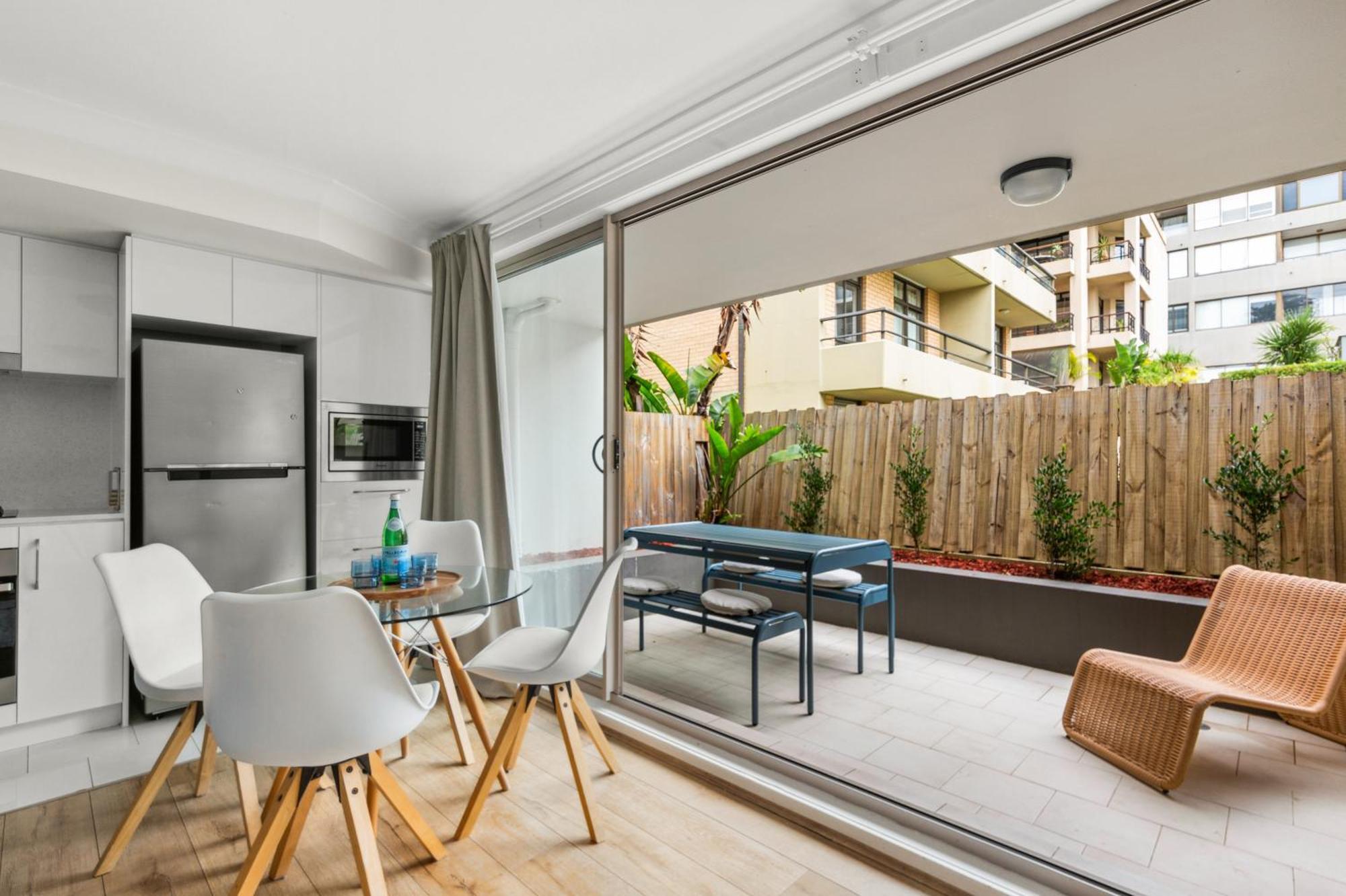 Manly Chic - A Breezy Beachside Apartment