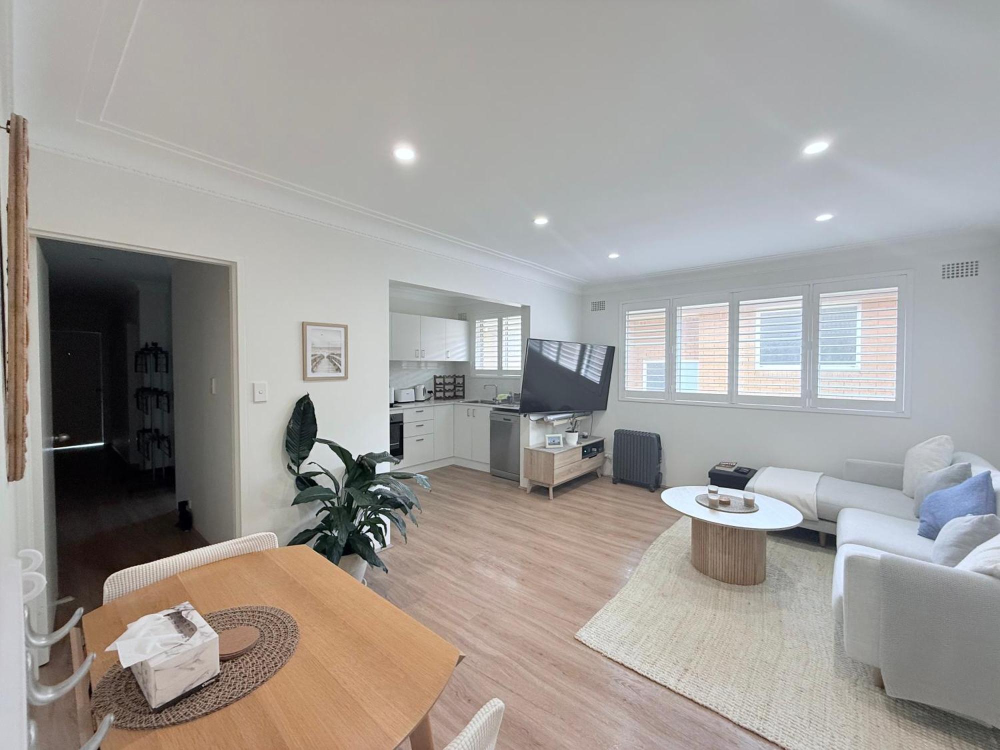 Coogee Sunrise Shared With Parking, Balcony & Work Desk Homestay