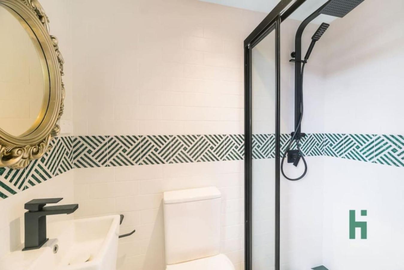 4 Bed Terrace In Surry Hills * Sydney