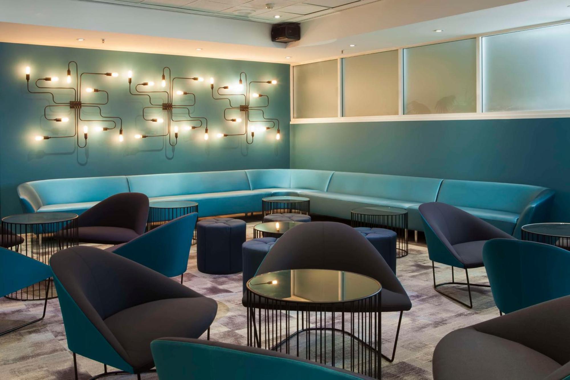 Metro Aspire Hotel 4*