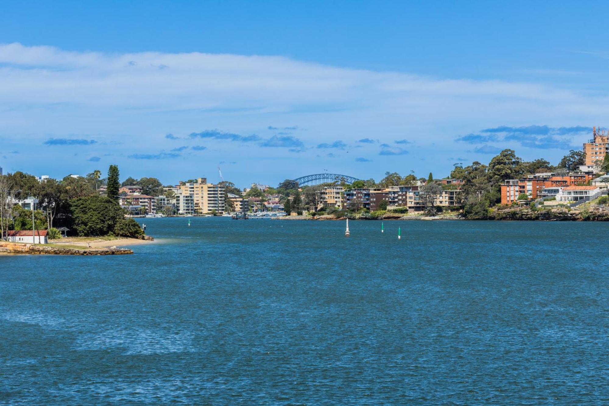 Holiday home Stunning Waterfront Townhouse With Shared Swimpool, Harbour View And Free P