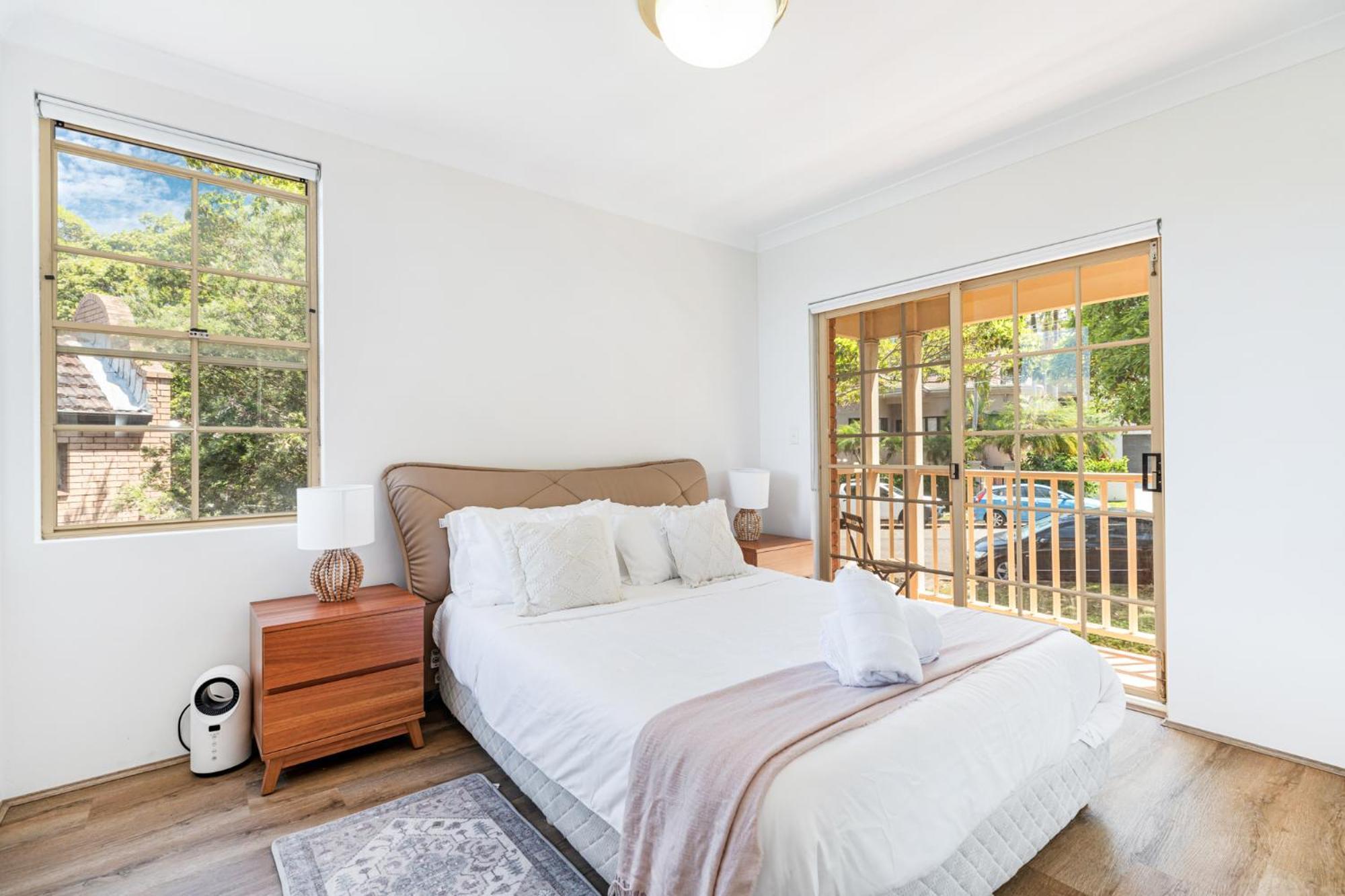 Holiday home Stunning Waterfront Townhouse With Shared Swimpool, Harbour View And Free P